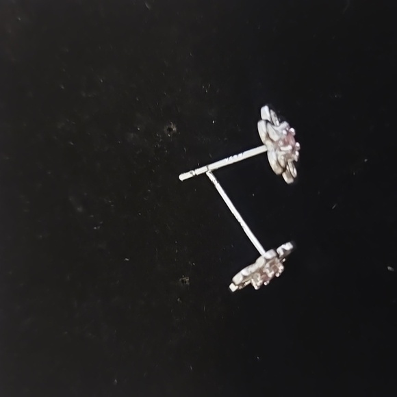 Elegant Silver and Pink Flower Earrings .925 Silver - Picture 2 of 3